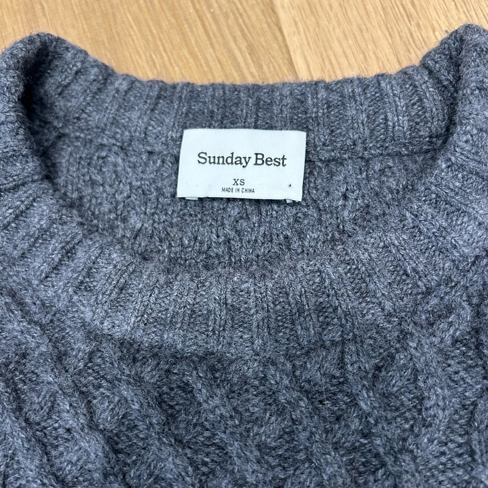 Aritzia Sunday Best Charcoal Sweater Sz XS - Picture 3 of 8